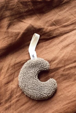 Cuddly Pacifier Holder | Teddy Beige