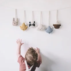 Leaf Hanging Rattle by Main Sauvage