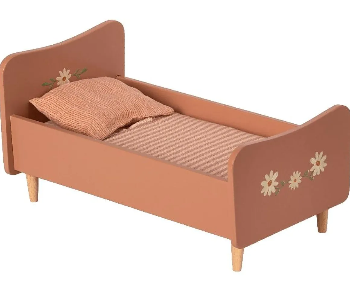 Rose Wooden Bed, Mini
