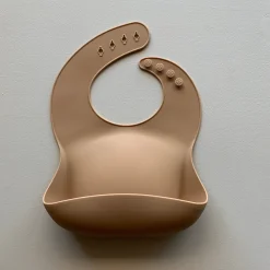 Solid Silicone Bib in Biscuit by Rommer