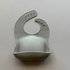 Solid Silicone Bib in Oyster by Rommer