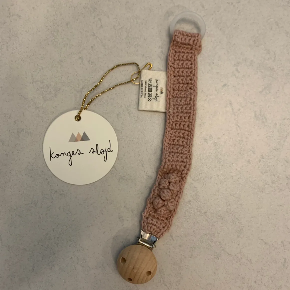 Toma Knitted Organic Wool Pacifier Clip | Rose Blush