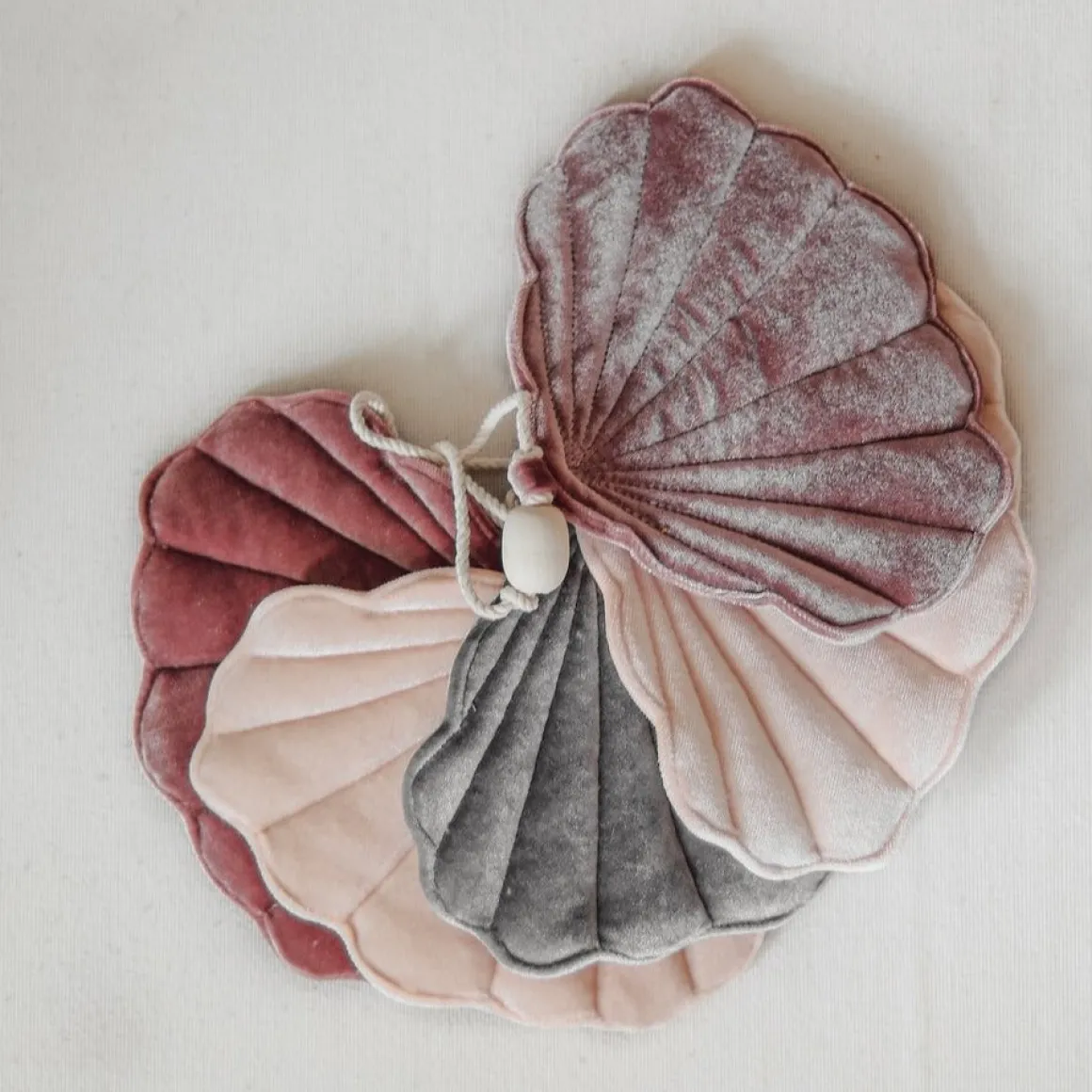 Velvet Shells Garland | Cosmic Pearl