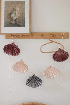Velvet Shells Garland | Cosmic Pearl